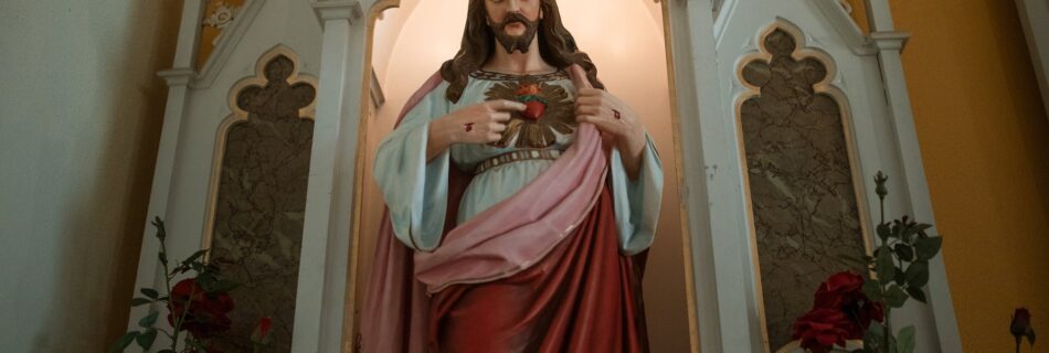 jesus christ statue