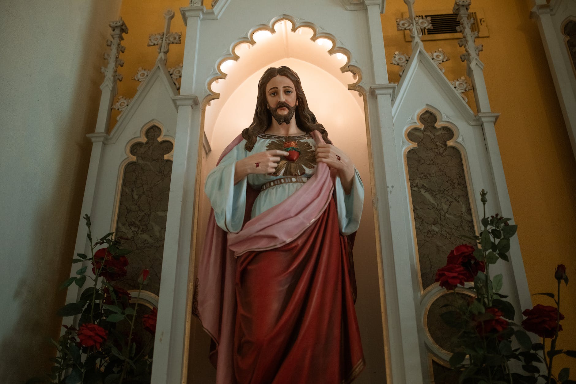 jesus christ statue